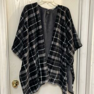 Cuddle, duds poncho cover-up